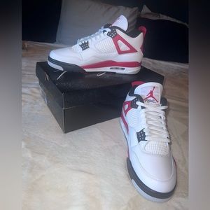 Air Jordan 4 Retro size 10.5